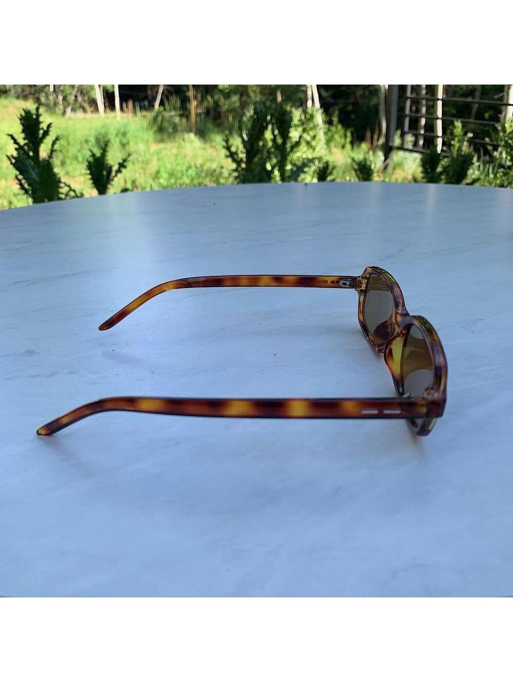Vintage y2k style cheetah print sunglasses. Tinted green Lenses. Very nice - Picture 2 of 6